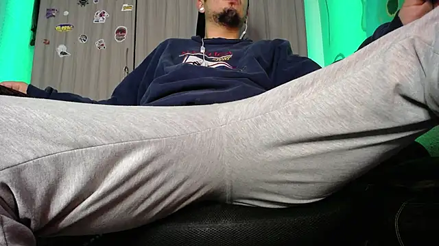 Snapshot of zacwatson_ chatting on 14, 1, 2025 zacwatson  online show from 14, 1, 2025