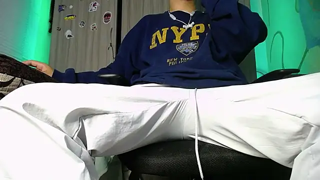 Snapshot of zacwatson_ chatting on 20, 1, 2025 zacwatson  online show from 20, 1, 2025