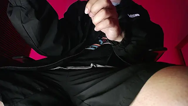 Snapshot of zacwatson_ chatting on 27, 10, 2025 zacwatson  online show from 27, 10, 2025