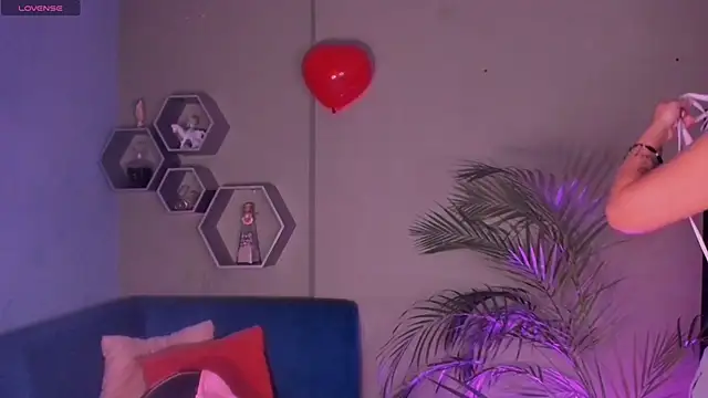 Snapshot of Sussy_Bell01 chatting on 20, 2, 2025 Sussy Bell01 online show from 20, 2, 2025