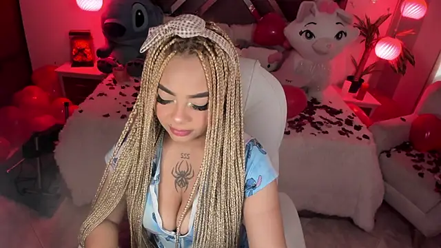 Snapshot of conny__curly chatting on 7, 2, 2025 conny curly online show from 7, 2, 2025