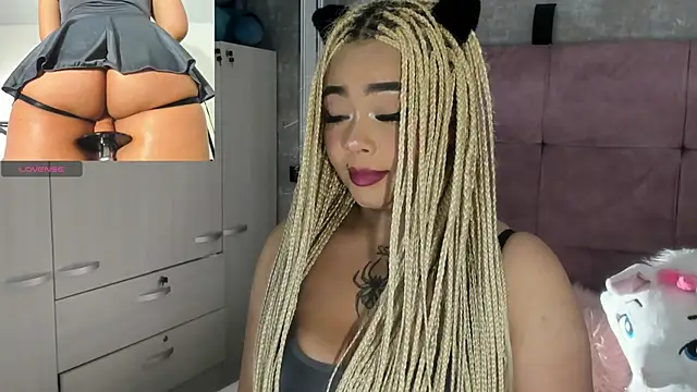 Snapshot of conny__curly chatting on 10, 4, 2026 conny curly online show from 10, 4, 2026