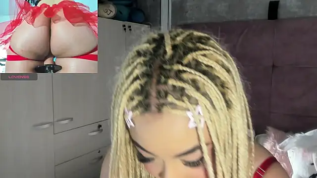 Snapshot of conny__curly chatting on 13, 4, 2026 conny curly online show from 13, 4, 2026