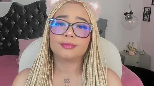 Snapshot of conny__curly chatting on 19, 5, 2026 conny curly online show from 19, 5, 2026