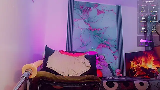 Snapshot of _ChanellR_ chatting on 4, 10, 2025  ChanellR  online show from 4, 10, 2025