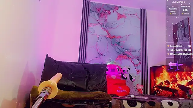 Snapshot of _ChanellR_ chatting on 7, 10, 2025  ChanellR  online show from 7, 10, 2025