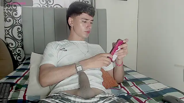 Snapshot of juan_stiven chatting on 22, 10, 2025 juan stiven online show from 22, 10, 2025