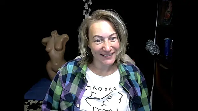 wLESLYMOSw online show from 25, 9, 2025