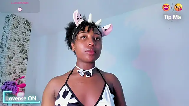 EmmaSanzz  online show from 19, 1, 2025