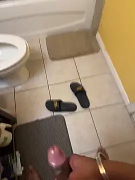 Snapshot of VFuck4U_xxx chatting on 3, 12, 2024 VFuck4U xxx online show from 3, 12, 2024