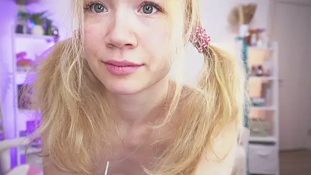 Snapshot of Lily_Young chatting on 27, 12, 2024 Lily Young online show from 27, 12, 2024