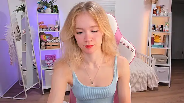 Snapshot of Lily_Young chatting on 1, 2, 2025 Lily Young online show from 1, 2, 2025