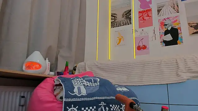 Lily Young online show from 27, 3, 2026