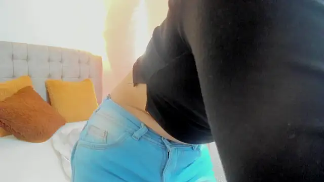 Carolina hernandez22 online show from 27, 10, 2025