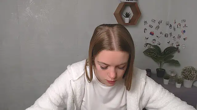 AliceFlirtt  online show from 27, 9, 2025