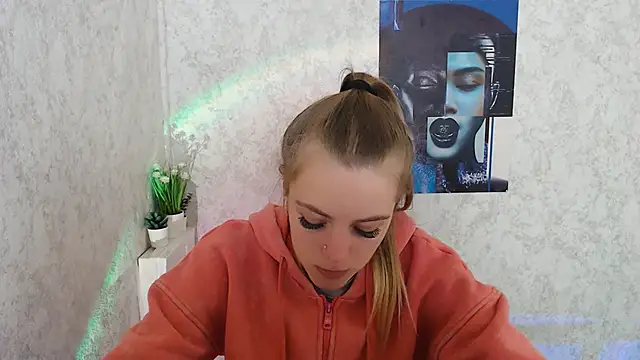 AliceFlirtt  online show from 2, 10, 2025