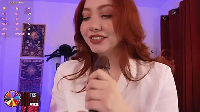 LilyVelvett online show from 27, 9, 2025