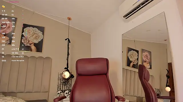 Snapshot of Emma_Thompsson chatting on 17, 10, 2025 Emma Thompsson online show from 17, 10, 2025