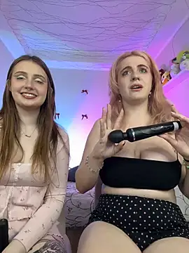 Snapshot of your_favoritegirls chatting on 11, 3, 2025 your favoritegirls online show from 11, 3, 2025