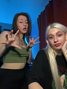 Dooubletroublee online show from 11, 9, 2025