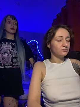 Dooubletroublee online show from 6, 11, 2025