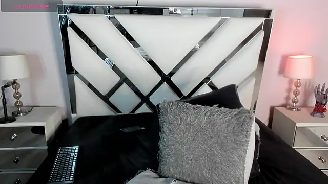 AnyyJones online show from 27, 2, 2025