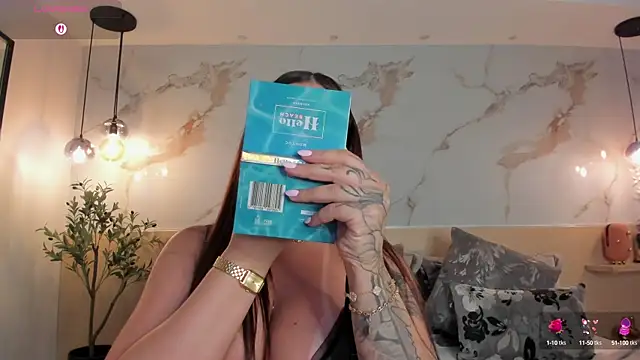 LeaThompson online show from 4, 10, 2025