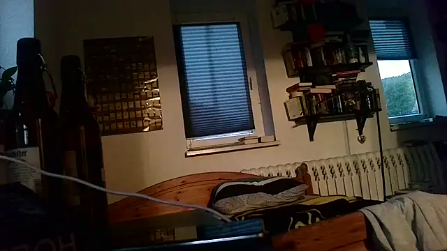 Snapshot of sunr1sa chatting on 10, 10, 2025 sunr1sa online show from 10, 10, 2025