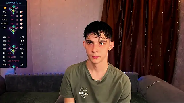 Aaron Boom online show from 18, 9, 2025