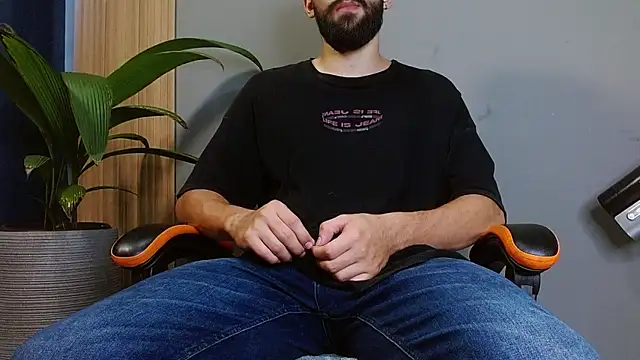 Snapshot of Mr_WhiteCock chatting on 8, 9, 2025 Mr WhiteCock online show from 8, 9, 2025