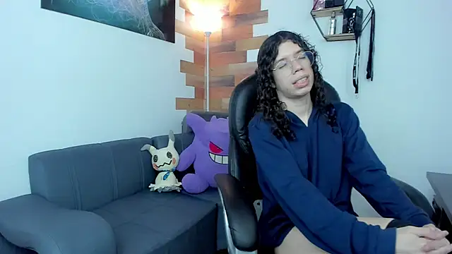 Snapshot of Angel_Dust18 chatting on 6, 3, 2025 Angel Dust18 online show from 6, 3, 2025