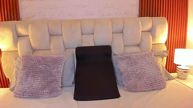 SophiaWylde online show from 14, 1, 2025