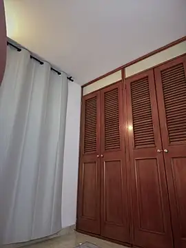 Rae Lil White online show from 20, 1, 2025