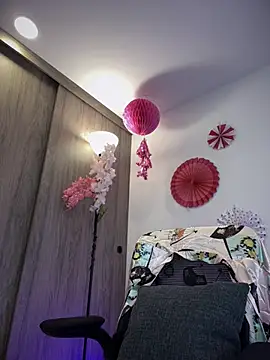 Rae Lil White online show from 21, 3, 2025