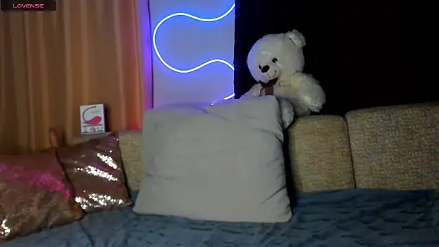 Leila purr18 online show from 26, 1, 2025