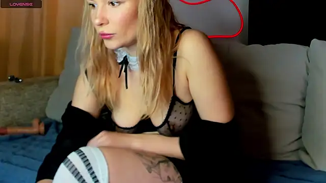 Leila purr18 online show from 22, 2, 2025