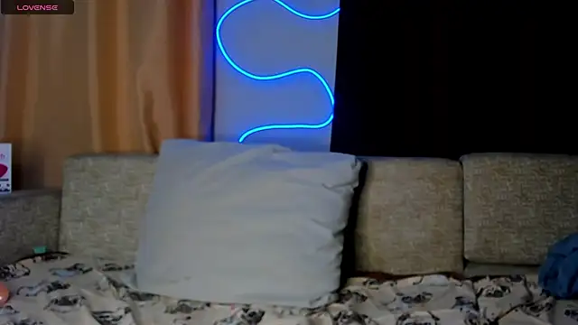 Leila purr18 online show from 25, 2, 2025