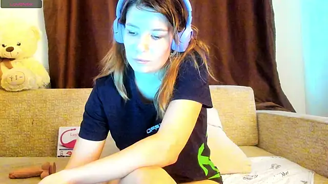 Leila purr18 online show from 12, 9, 2025