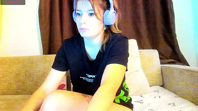 Leila purr18 online show from 13, 9, 2025