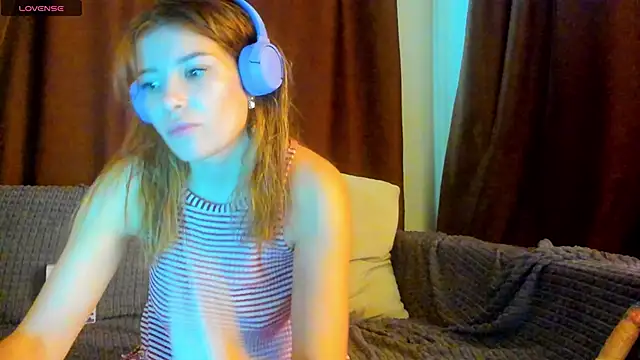 Leila purr18 online show from 2, 10, 2025