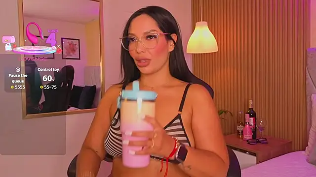 Snapshot of Dakota_diaz_ chatting on 2, 12, 2025 Dakota diaz online show from 2, 12, 2025