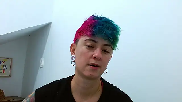 Snapshot of tomboyblue chatting on 7, 11, 2025 tomboyblue online show from 7, 11, 2025