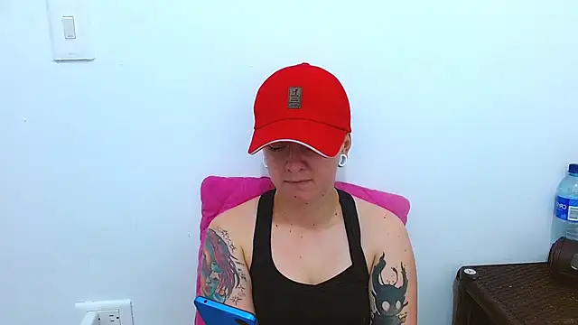 Snapshot of tomboyblue chatting on 3, 12, 2025 tomboyblue online show from 3, 12, 2025