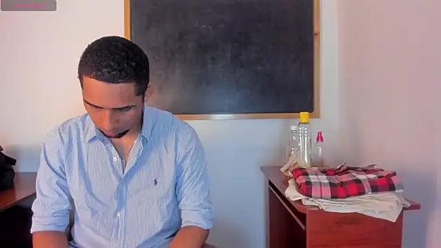 Snapshot of Paolo_johnson chatting on 4, 3, 2025 Paolo johnson online show from 4, 3, 2025