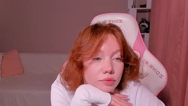 foxyMistrees online show from 28, 1, 2025