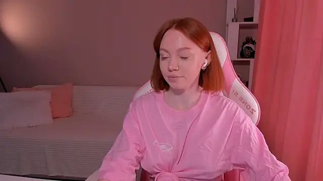 foxyMistrees online show from 1, 3, 2025