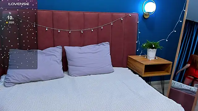 VanillaKelly online show from 6, 12, 2024