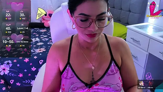 Snapshot of dahian_carter chatting on 5, 1, 2025 dahian carter online show from 5, 1, 2025