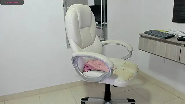 Snapshot of dahian_carter chatting on 12, 9, 2025 dahian carter online show from 12, 9, 2025