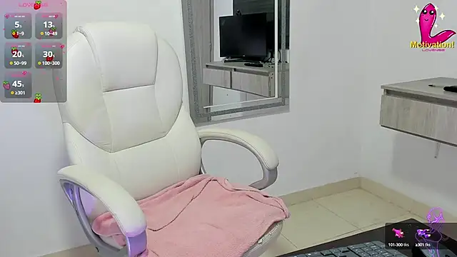 Snapshot of dahian_carter chatting on 1, 10, 2025 dahian carter online show from 1, 10, 2025